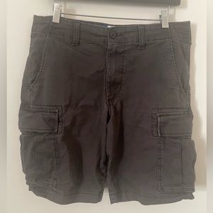 Men’s 9”L cargo shorts